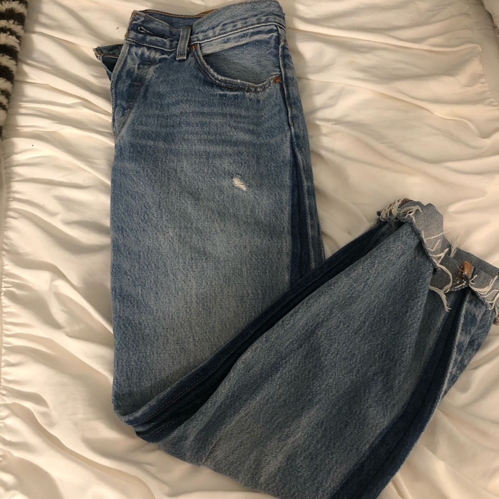 Levi blue wash jeans